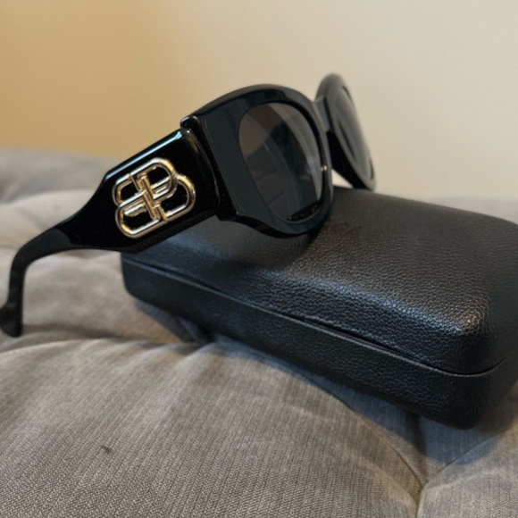 Preowned BALENCIAGA BB0070S 006 SUNGLASSES Good Condition - Picture 5 of 14